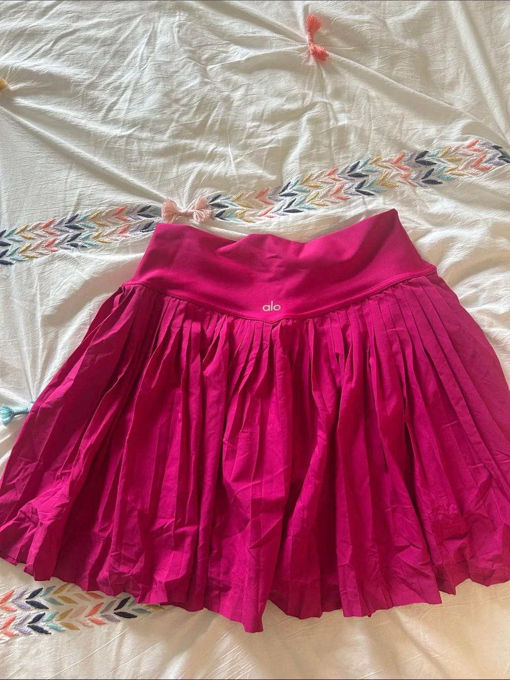 ALO Yoga Hot Pink Pleated Tennis Skirt matching socks included with asking price